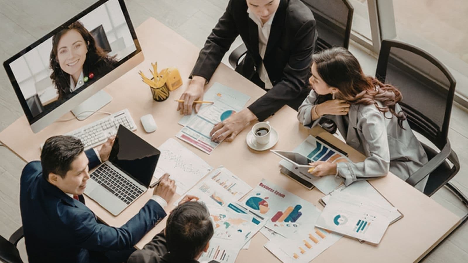 Leading Hybrid & Remote Teams Effectively